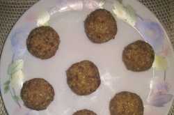 Groundnut Jaggery Laddoo / Shendanyache Ladu