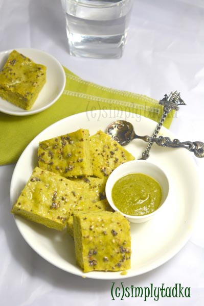 Gujarati Palak Dhokla | Simply Tadka