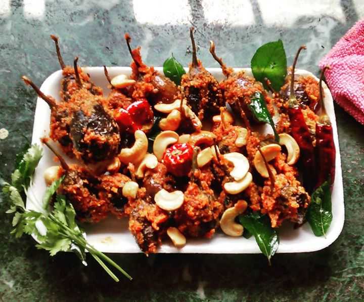 Guthi Vankaya Podi Kura | Spice Stuffed Brinjal