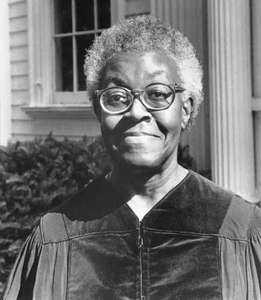 Gwendolyn Brooks- A Poet, A Mother #writebravely #celebratewritetribe
