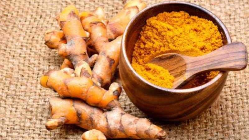 Haldi Powder - The Best Uses Of Turmeric As Face Pack For Glowing Skin