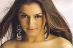 Hansika is trying her best to grab eyeballs