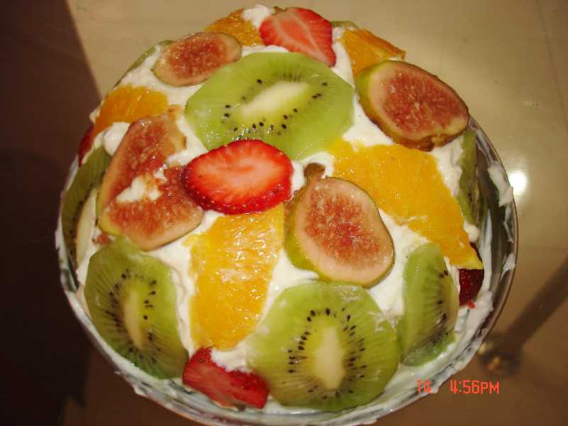 Healthy, Low Fat Cake With Hung Yougurt Icing And Fresh Fruits