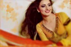 Here Are Pretty Female Company For Tourists In India