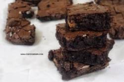 Here’s How To Make The Fudgiest Chocolate Brownies In Minutes