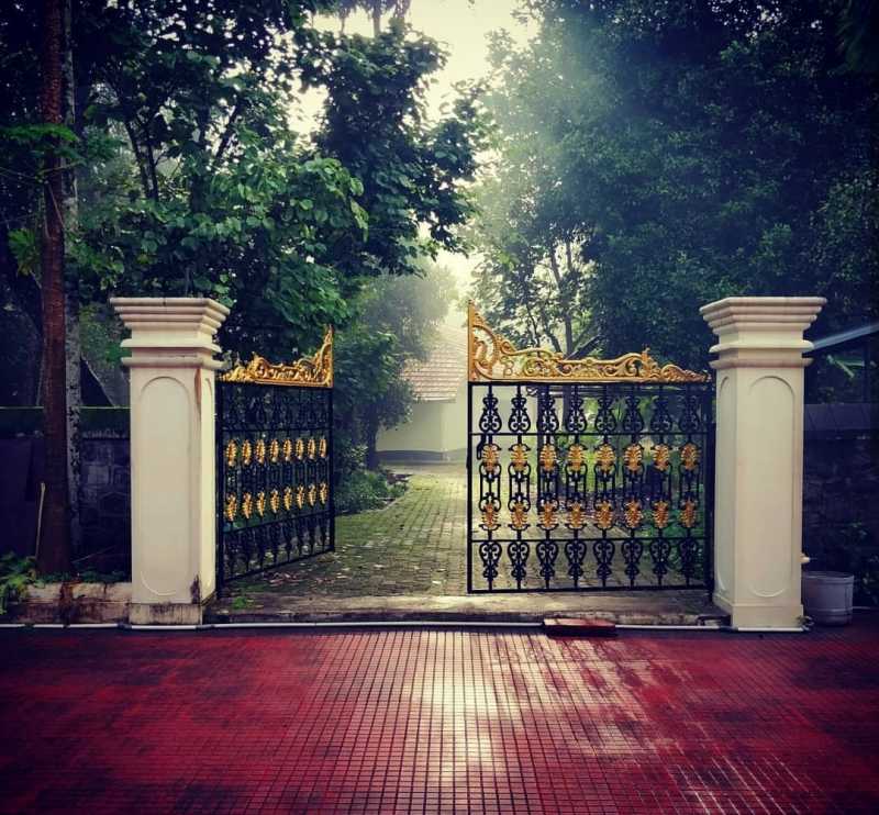 Hesitating At The Entrance