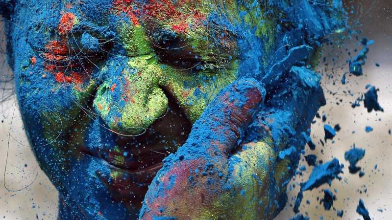 Holi Aayi Re Kanhai Holi Aayi Re…..