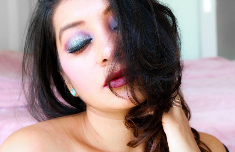 Holographic Glittery Eyes & Sexy Red Lips - Makeup Tutorial