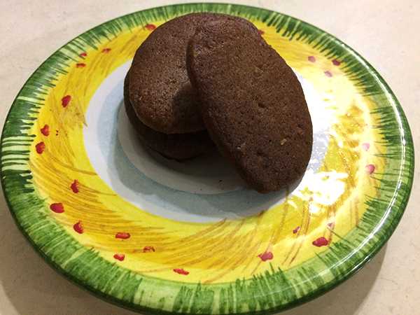 Homemade Ginger Cookies - Arthi Amaran