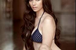 Hot Indian Soul Murder 3 Heroine Aditi Rao Hydari Sexiest Legs Revealed in a Photoshoot
