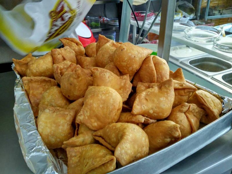 Hot Samosas @ Kakada Ramprasad, Kilpauk, Chennai