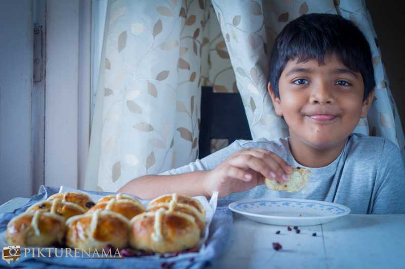 Hot Cross Buns, A National Panasonic Cassette Player And A Cassette | Pikturenama