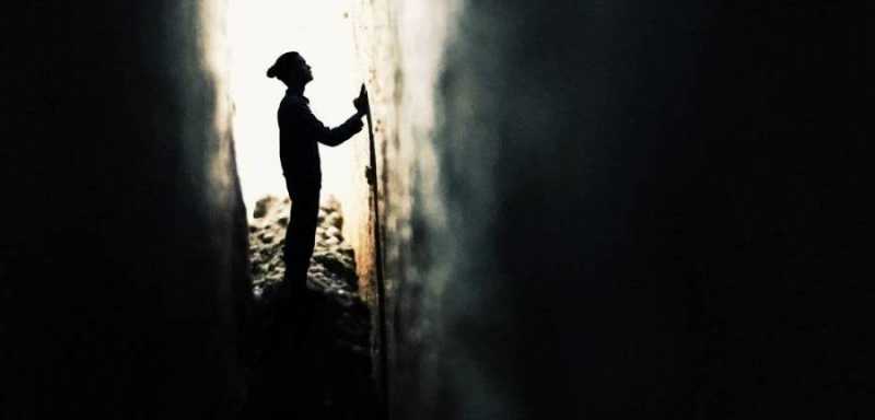 How Claustrophobia Differentiates From Agoraphobia