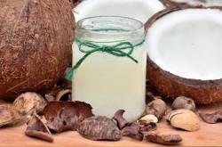 How Coconut Oil Can Soothe Dog’s Itchy Skin | Complete Homemaker