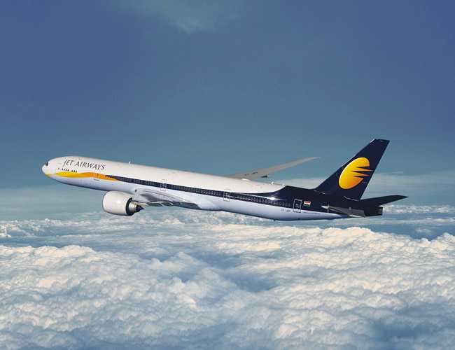 How I Got My Credit Card To Refund My Jet Airways Cancelled Tickets - Live From A Lounge