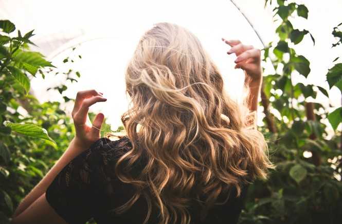 How NOT To Treat Your Hair: 4 Mistakes That Lead To Hair Loss