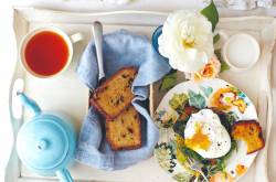 How Not to Screw Up a Romantic Breakfast in Bed?