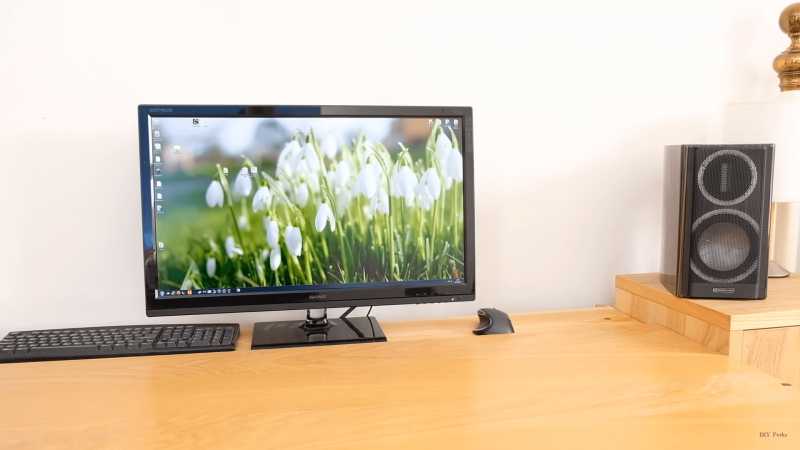 How To Build A Motorized Monitor Lift For Your Desk On A Budget!