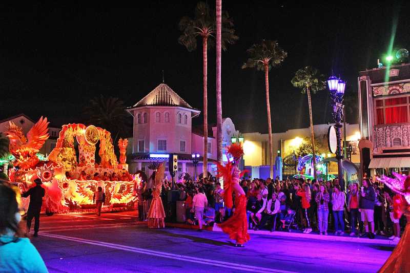 How To Ride A Mardi Gras Float At Universal Studios? - Ana