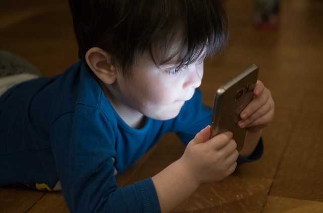 How Can Parents Know Child Online Activities Without Them Knowing?