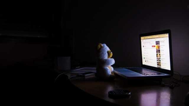 How To Be Safe Online On The Internet? - TeenAtHeart