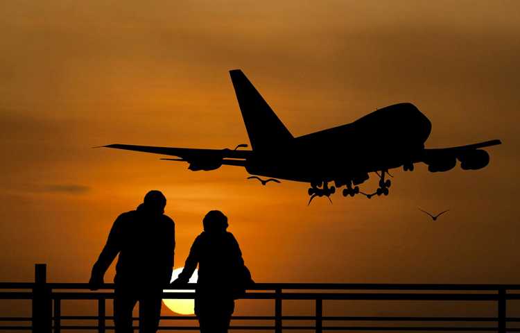 How To Handle Crisis â Things To Make Sure While Travelling - Tour Plan To India