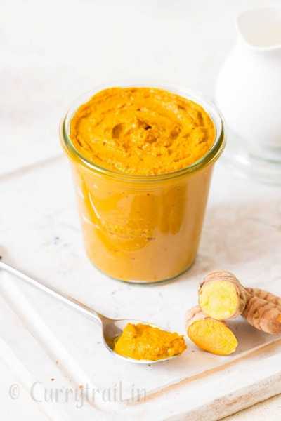 How To Make Turmeric Paste {With Uses & Benefits}