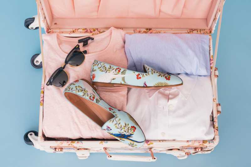 How To Properly Packing A Suitcase. | Squawk Chic