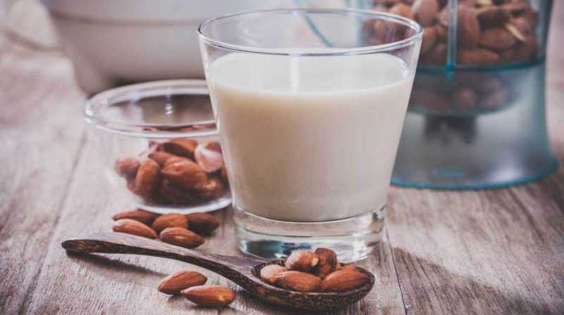How To Use Almond(Milk/Oil/Facepack) For Skin Whitening & Reviews