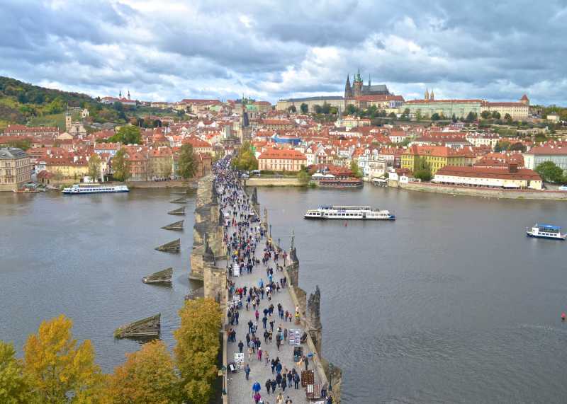 How To Experience Prague With And Without The Crazy Crowds?