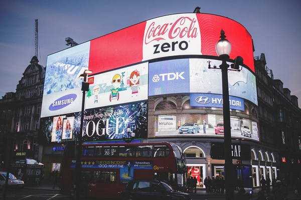 How To Get Into Advertising? - Careerizma
