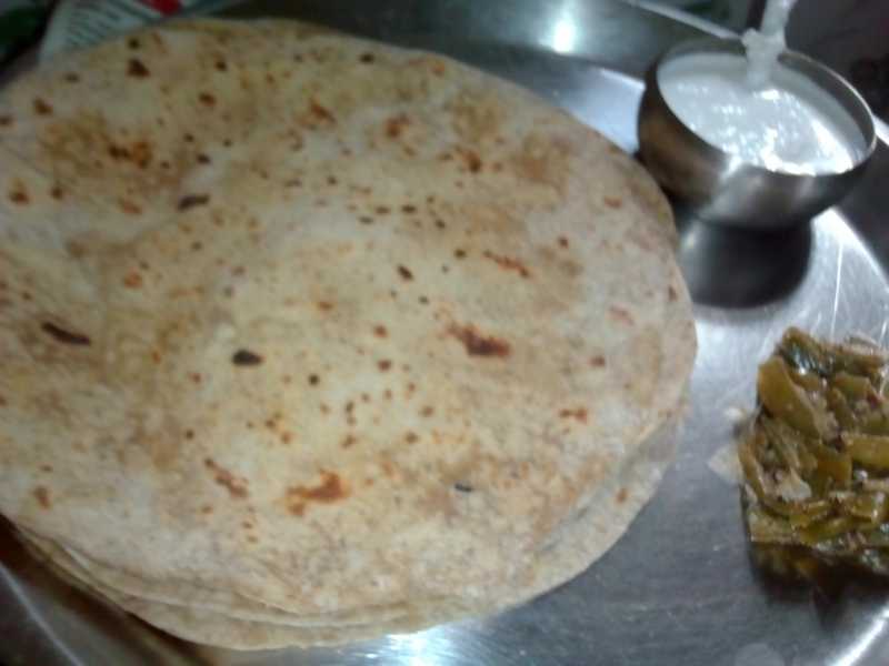 How To Make Chikoo Paratha ? Dessert Recipes.