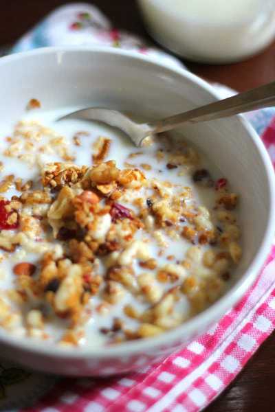 How To Make Your Own Breakfast Cereal | Recipe For Homemade Granola