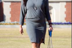 How to style cobalt fringed shoes