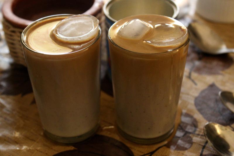 Iced Vanilla Thai Coffee - The Food Samaritan