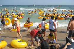 In Pics - A day at a Beach in China