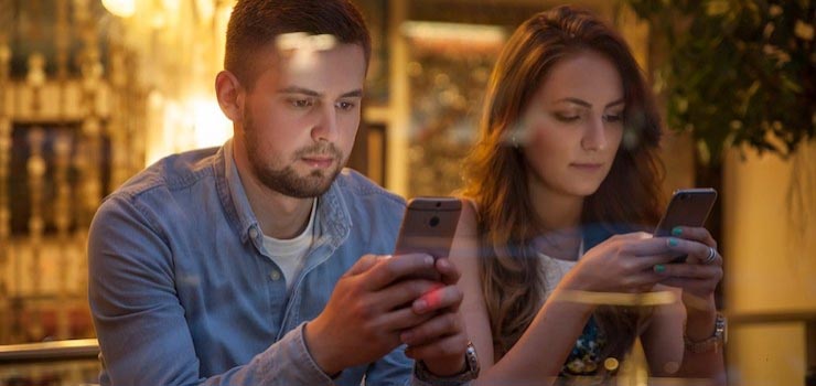 India Has A Huge Phubbing Problem