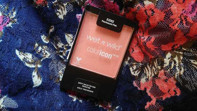 Indian Beauty Network: Wet N Wild Color Icon Blush In Pearlescent Pink Review!