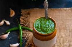 Indian Green Chutney Recipe with Coriander and Mint