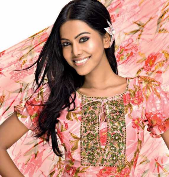 Indian Salwar Kameez With Latest Floral Designs, Stylish Suits For Girls