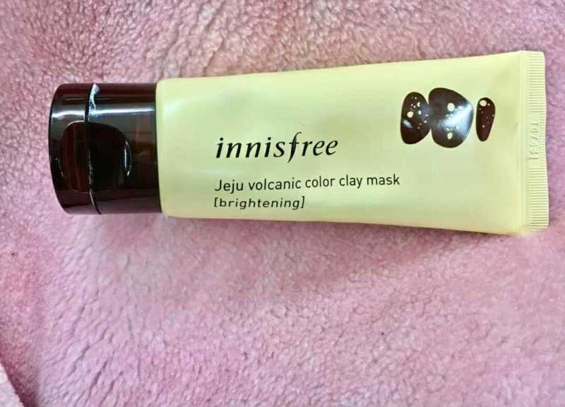 Innisfree Jeju Volcanic Color Clay Mask Brightening Review- Yellow