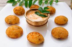 Instant Ravva Paniyaram or Semolina Dumplings