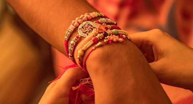 Interesting Ways To Celebrate Raksha Bandhan With Siblings - GMAX