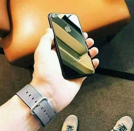 Iphone Lover Boys Facebook N Whatsapp Dp - Wallpaper DP