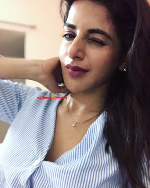 Iswarya Menon Cute And Stylish Instagram Photos
