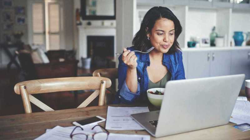 Joining An On-Line Weight Loss Support Group - Women Fitness