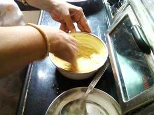 Kadhi With No Oil Bhajiyas, Moms Version