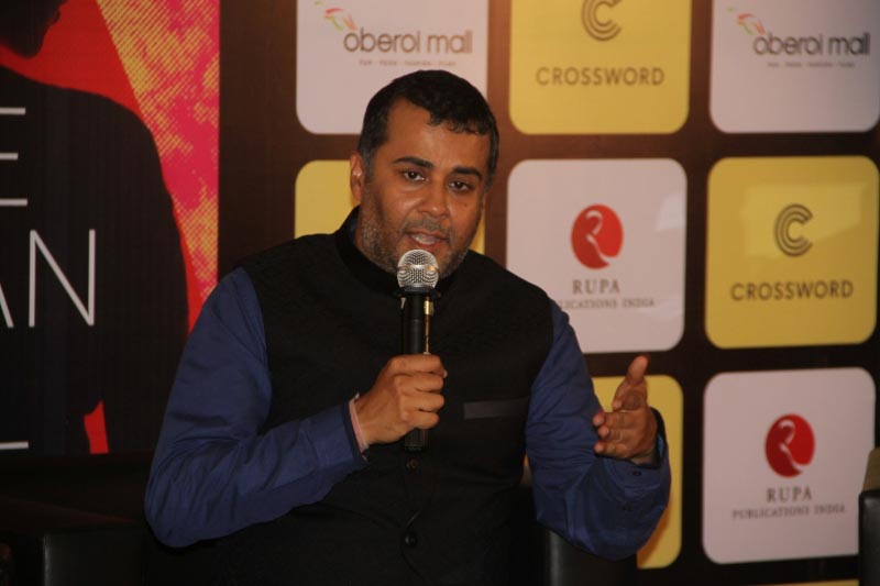 Kangana Unveils Chetan Bhagat