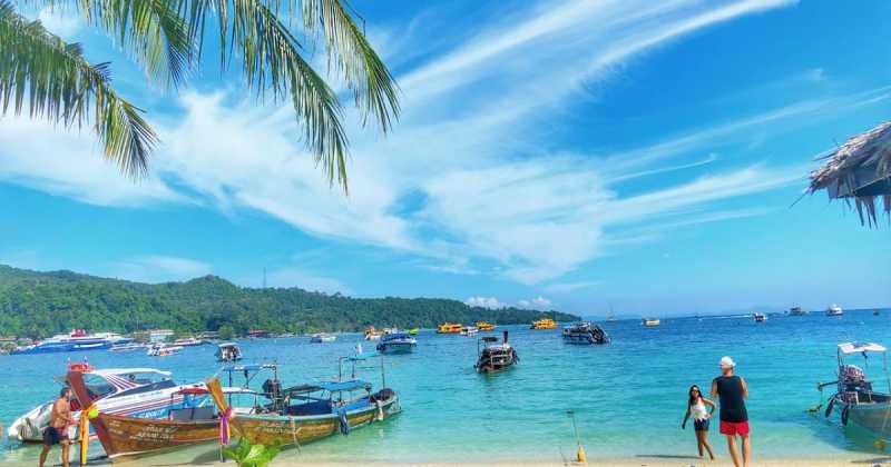 Kata Beach, Beach Walks, Thai Food & Lot More At Phuket || 10-Day Vacation In Thailand (Day 5)