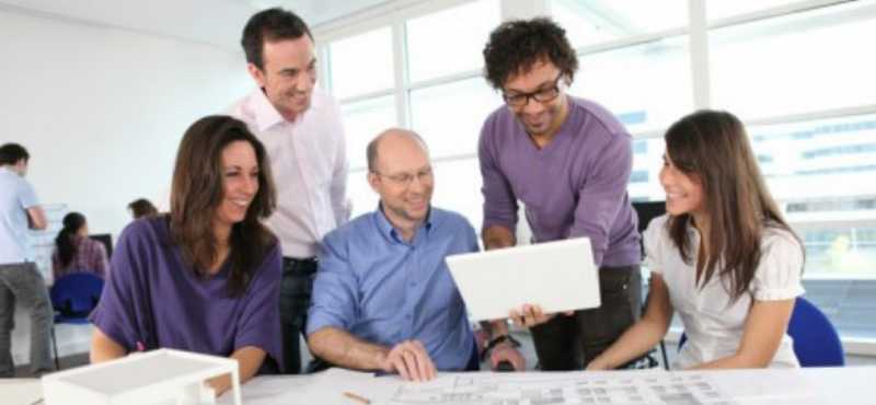 Keep Touch With Your Customers Through Mobile ECommerce | EGrove Systems